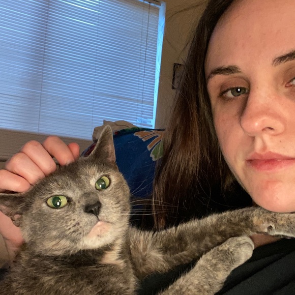 Meet your Posher, Hannah - Picture 1 of 1